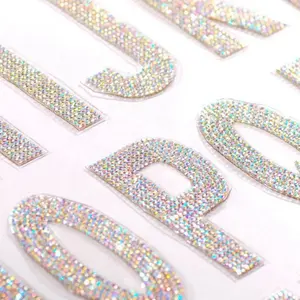 Piccole dimensioni spedizione gratuita tramite Post Designer LOGO strass lettera patch ferro su toppe Applique di strass di cristallo di vetro