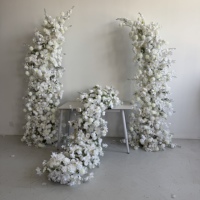 Arche de fleurs de mariage, fond décoratif, roses artificielles blanches, piliers floraux, centre de table en cascade pour la cérémonie, décoration de photomaton