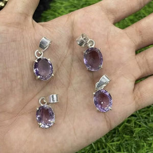 Nouveau pendentif en améthyste à la vente, forme ovale, pierre précieuse véritable, taillée et facettée, bohème, été, collier de plage - Product Image 1