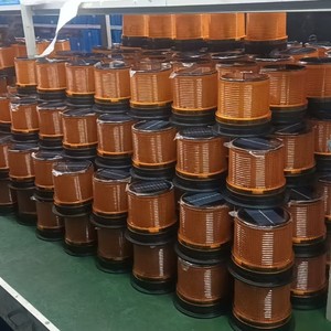 Luz de Advertencia Solar 060S, Modelo Giratorio, Amarillo y Rojo, Magnética, para Autobús Escolar, Vehículo de Rescate e Ingeniería - Product Image 1