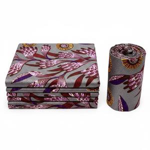Tissu satiné ciré gris argenté à paillettes, imprimé floral rose-violet, pour vêtements traditionnels africains en batik (Ankara) - Product Image 1