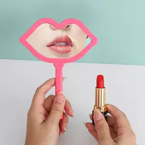 SAIYII 귀여운 빨간 작은 입술 모양의 ABS 플라스틱 손잡이 거울 휴대용 화장 거울 휴대용 포켓 손 거울 여행