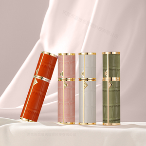Stock d'usine, logo personnalisable, étui en cuir, flacon <span class=keywords><strong>vaporisateur</strong></span> miniature de luxe pour <span class=keywords><strong>voyage</strong></span>, atomiseur de <span class=keywords><strong>parfum</strong></span> 5 ml - Product Image 3