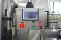 Machine automatique de remplissage et d'emballage pour bouteilles/bocaux/tubes en verre/plastique pour sauces BBQ, sauces piquantes au soja, huiles, savons liquides, lait