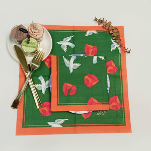 Conception et impression personnalisées en usine de roses et <span class=keywords><strong>colombes</strong></span> de paix colorées 33*33cm 3 plis serviettes à déjeuner - Product Image 1