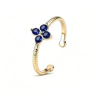 Anillo Abierto Ajustable de Acero Inoxidable con Diseño de Flor con Pedrería, Acabado Plateado o Dorado