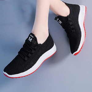 Chaussures de sport pour femmes, baskets respirantes en maille ajourée, chaussures de course légères pour la gym, le jogging et la marche - Product Image 1