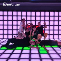 Dalles de sol interactives à LED pour piste de danse, lumières de jeu actives à changement de couleur pour aire de jeux intérieure, centre de jeux, salle de divertissement