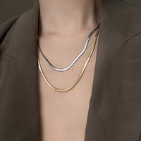 Collier Chaîne Serpent Élégant Or et Argent Joolim Jewelry, Vente en Gros, Chaîne en Acier Inoxydable avec Motif Cœur et Chiffres, Ornée de Perles