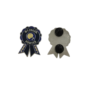 Insignia personalizada en forma de corazón, pines chapados en oro para cada ocasión, diseños personalizados de alta calidad, envío rápido - Product Image 3