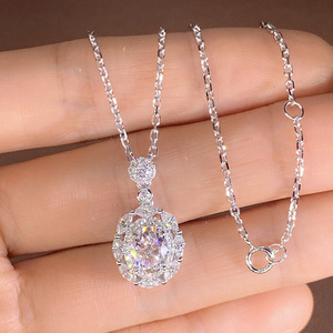 Collana con Ciondolo a Forma di Marquise con Accento in Pietra, Gioielli Minimalisti alla Moda per Donne - Product Image 3