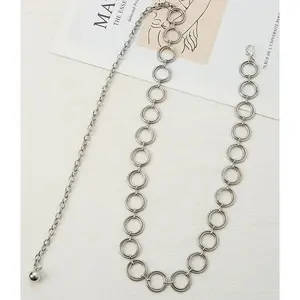 Produttori accessori per abiti primavera estate cintura in metallo con catena di perle cintura da donna con perla a catena sottile multicolore