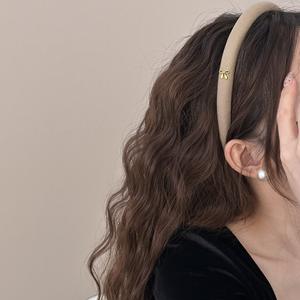 عصابة شعر بسيطة ومتقدمة للبيع بالجملة ، عصابة رأس أنيقة أنيقة مقوسة ، عصابة شعر عتيقة للفتيات - Product Image 2