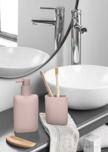 Juego de Accesorios de Baño de Dos Piezas BRANDANI Hecho en Italia, Dispensadores de Jabón Líquido Rosa de Poliresina, Portacepillos de Dientes - Product Image 2