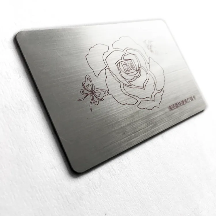 Di alta qualità personalizzare CR80 spazzolato metallico garanzia carta di stampa argento metallizzato RFID NFC pvc biglietto da visita per i Social Media