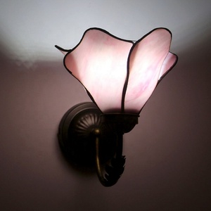 Lámpara de Pared con Pantalla de Vidrio Teñido Hecha a Mano LongHuiJing, Lámparas de Pared con Forma de Flor Europea, Lámparas de Pared Tiffany para Sala de Lectura - Product Image 1
