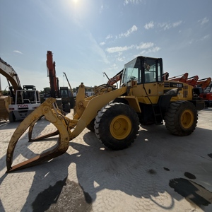 Chargeuse sur pneus Komatsu WA320-5, bien entretenue, faible usure, équipement lourd pour usage commercial et industriel - Product Image 1