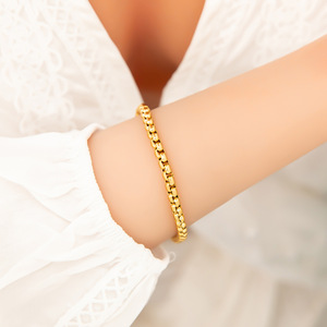 กำไลข้อมือสแตนเลสสตีลชุบทอง 18K ดีไซน์เรขาคณิตแบบโซ่คิวบา เครื่องประดับแฟชั่น - Product Image 3