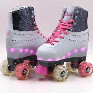 Chaussures de Skate à roulettes blanches, paire de patins scintillants pour filles et femmes - Product Image 6