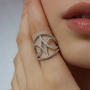 Bague de fiançailles géométrique en diamant, plaquée rhodium, or blanc, sertie de griffes, bijoux fins de luxe tendance pour femme, pour mariage et soirée - Product Image 2