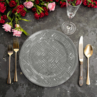 Assiettes de présentation rondes de luxe vintage dorées de haute qualité pour mariages, durables, réutilisables, design ajouré, personnalisables pour fêtes