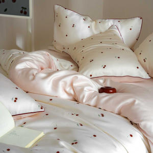 MM Ensemble de literie <span class=keywords><strong>en</strong></span> <span class=keywords><strong>soie</strong></span> de luxe haut de gamme de classe A, 60 fils, imprimé cerises, été, <span class=keywords><strong>soie</strong></span> lisse, draps et <span class=keywords><strong>couette</strong></span> - Product Image 3