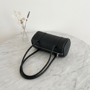 Bolso de Hombro/Bandolera Negro de Moda, Portátil, de PU Texturizado, con Correa Única y Cierre de Cremallera para Viajes Diarios - Product Image 5