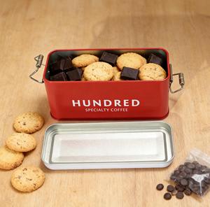 Scatola di Latta Decorativa Rettangolare Rossa di Lusso per Caramelle, Tè, Biscotti, con Goffratura, Grado Alimentare, per Caffè e Biscotti, con Valvola di Degassificazione - Product Image 6