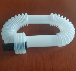 <span class=keywords><strong>Tuyau</strong></span> flexible ondulé en PEHD pour essence, à bec personnalisé, diamètre de bec 38 mm, certifié ISO, pour bidon jerrycan - Vente chaude - Product Image 1