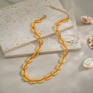 Nouveauté Collier, boucles d'oreilles et bague en acier inoxydable plaqué or 14 carats, robuste et durable, cadeau pour elle pour la fête des mères ou la Saint-Valentin - Product Image 6