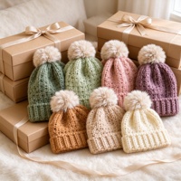 Kit de bonnet au crochet fait main, pack de matériaux de tricot DIY, chapeau d'hiver avec pompon, cadeau artisanal pour adultes et femmes