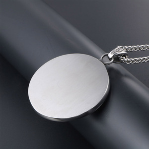 Colgante de estrella de acero inoxidable con diseño de sol de cinco puntas, collar para hombre SP595 - Product Image 4