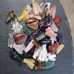 Vente en gros d'anges sculptés en pierre naturelle faits à la main, 1 pouce, en mica agate, pierre semi-précieuse, artisanat, cristal de guérison, objet de collection - Product Image 2