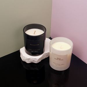 Bougie parfumée de luxe White Gauze Bloom 200g en cire de soja dans un bocal en verre, minimaliste, aromathérapie, décoration d'intérieur - Product Image 3