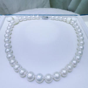 Zhuji Light Luxury Style 9-11mm Round Freshwater <b>Pearl</b> Necklace Fine Flaws Edison Necklace for <b>Mother</b> Chic and Elegant - Product Image 1