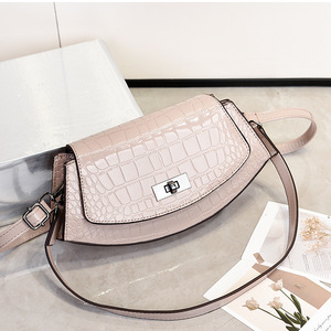 Sac élégant incontournable pour le printemps-été 2024, sac à bandoulière tendance avec chaîne - Product Image 2