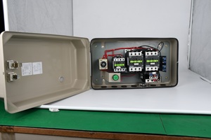 สวิตช์สตาร์ทเตอร์แบบสตาร์ทเตอร์ดาว-สามเหลี่ยม QJX2-18 18A 400V พร้อมคอนแทคเตอร์ไฟฟ้ากระแสสลับ ราคาโรงงานเวินโจว กันน้ำระดับ IP54 - Product Image 4