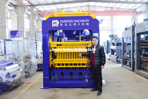 Blocs creux en béton de type européen, machine à blocs automatique à base de cendres volantes, ligne de production de béton, machine à fabriquer des blocs qt12 15 - Product Image 5