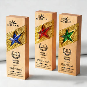 Trofeo de Madera Noble Personalizado, Premio de Madera Natural con Insignia de Estrella Metálica <span class=keywords><strong>para</strong></span> Reconocimiento de Servicios Corporativos MVP - Product Image 2