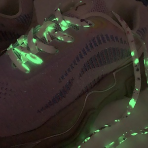 Tali sepatu bercahaya olahraga atletik tali sepatu datar menyala dalam gelap malam warna neon tali sepatu 60/80/100/120/140cm