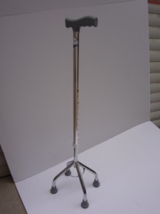 Canne de marche <span class=keywords><strong>télescopique</strong></span> portable et réglable en alliage d'aluminium à trois <span class=keywords><strong>pieds</strong></span>, avec poignée confortable, pour personnes âgées - Product Image 6