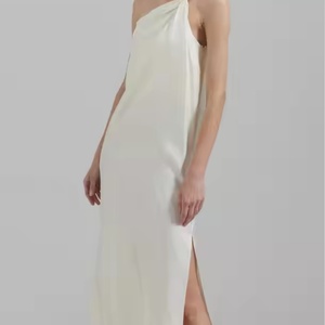 ชุดเดรสผ้าฝ้ายสีพื้นดีไซน์ใหม่จากโรงงานผู้ผลิต (OEM) สำหรับฤดูร้อน ชุดเดรสผู้หญิงแบบผูกคอเว้าหลังสีขาวสำหรับใส่ไปชายหาด - Product Image 6