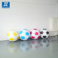 Modèle de football gonflable en PVC hermétique personnalisé pour les événements sportifs en plein air, les compétitions, la publicité et la décoration