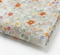 Tissu en dentelle à sequins motif jardin aquarelle élégant, tissu en tulle brodé de fleurs de vigne lourdement perlé de luxe pour robe de bal haute couture