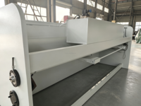Wettbewerbsfähiger Preis Hydraulische Guillotine-Schermaschine QC11Y 6X2500 Metallschneidemaschine Direkt ab Werk MOQ 1 Set