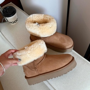 Sangpo Botas <span class=keywords><strong>de</strong></span> nieve Punta Suela gruesa Nuevo invierno Piel <span class=keywords><strong>de</strong></span> oveja Lana Integrada Media pantorrilla Aumento <span class=keywords><strong>de</strong></span> altura Botas <span class=keywords><strong>de</strong></span> piel <span class=keywords><strong>de</strong></span> algodón cálido para mujer - Product Image 4