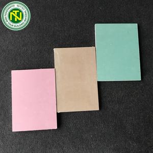 Impermeable ignífugo a prueba de sonido aislado estampado decorativo <span class=keywords><strong>fibroso</strong></span> <span class=keywords><strong>yeso</strong></span> tablero <span class=keywords><strong>yeso</strong></span> techo precio - Product Image 1