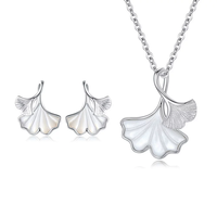 Collier coréen rétro avec petite feuille d'abricot pour femme