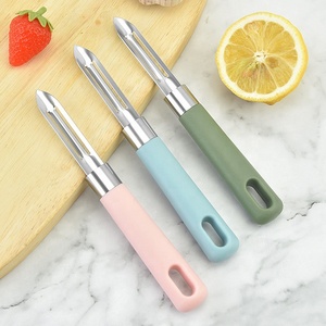 Pelador de Patatas de Acero Inoxidable, Herramienta de Cocina Pequeña, Portátil y Afilado para Pelar Verduras Manualmente - Product Image 6