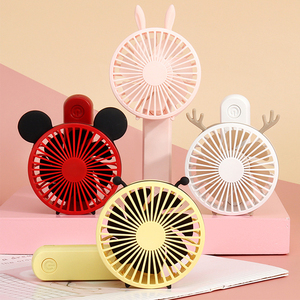 Dessin animé lapin cerf tenue pliant ventilateur Portatif Ventilateur Veilleuse Debout USB De Charge Pour <span class=keywords><strong>Jouet</strong></span> En Plein Air Activités Merchant - Product Image 1